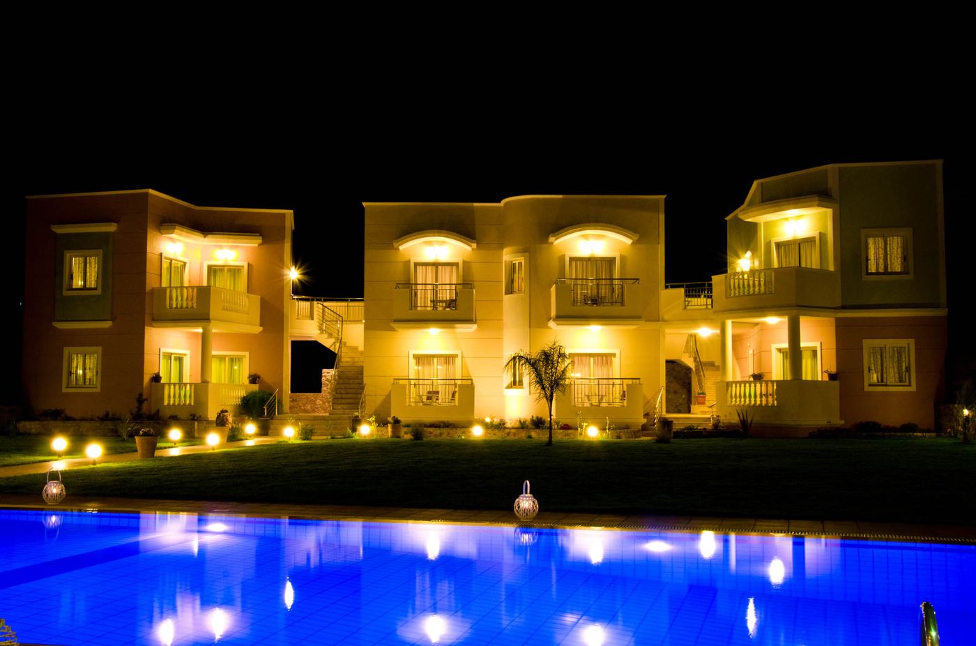 Sarpidon-Apartments-Lobby-4