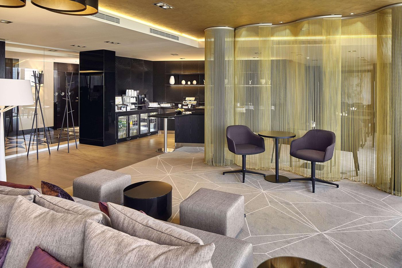 Hilton-Tallinn-Park-Lobby-14