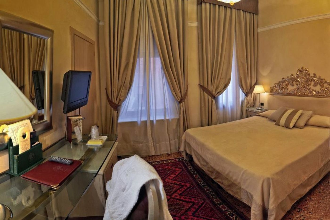 Liassidi-Palace-Room-34