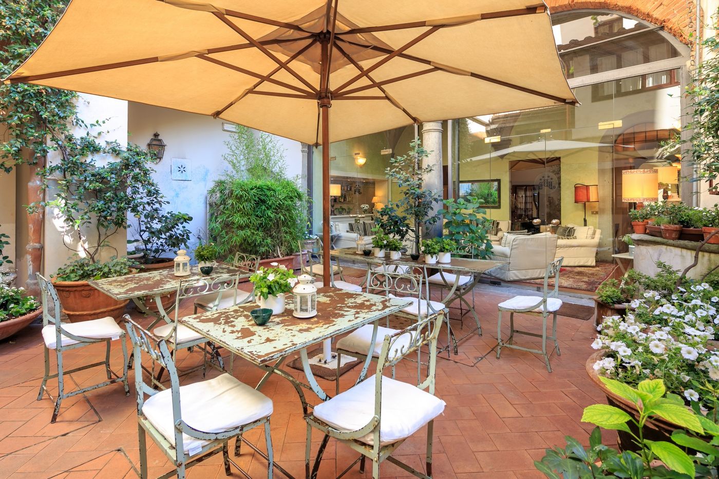 The-J---J-Historic-House-Hotel-General-view-21