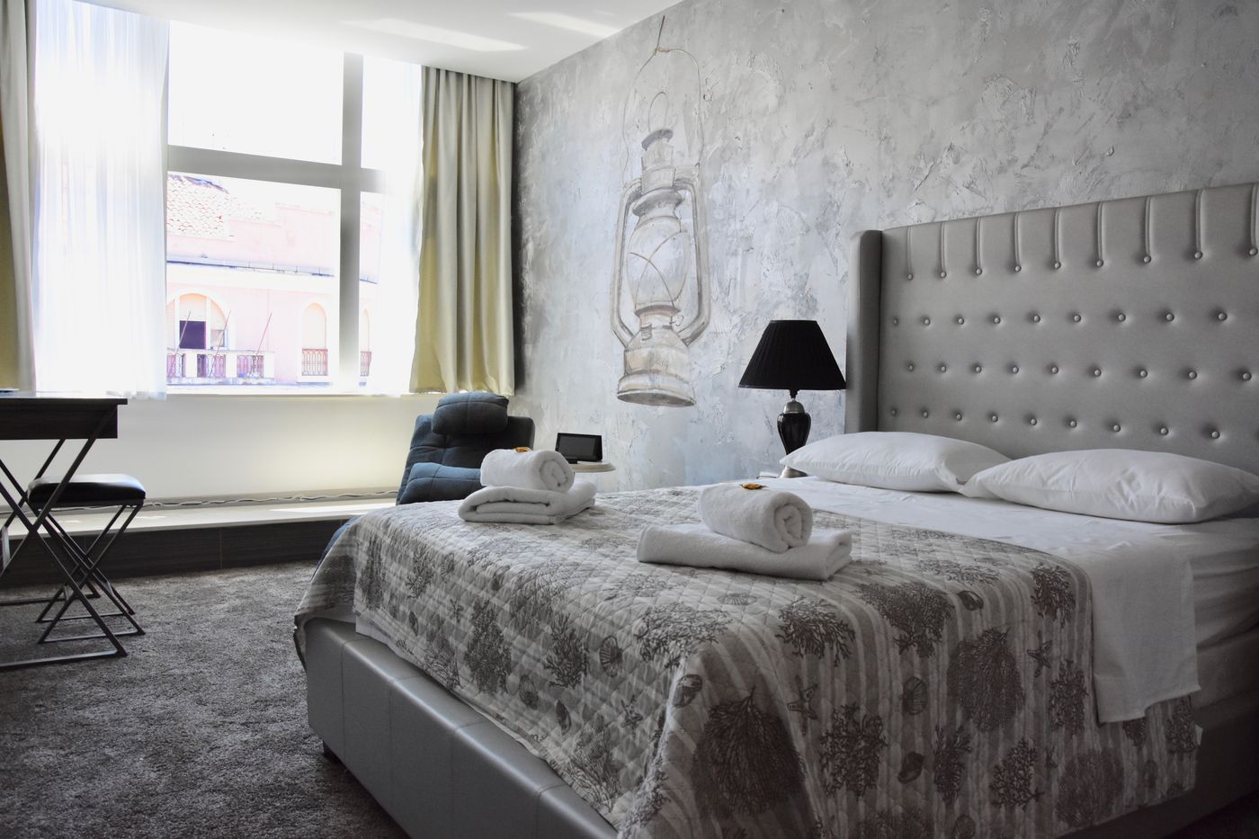 Prima-Luce-Downtown-Room-22