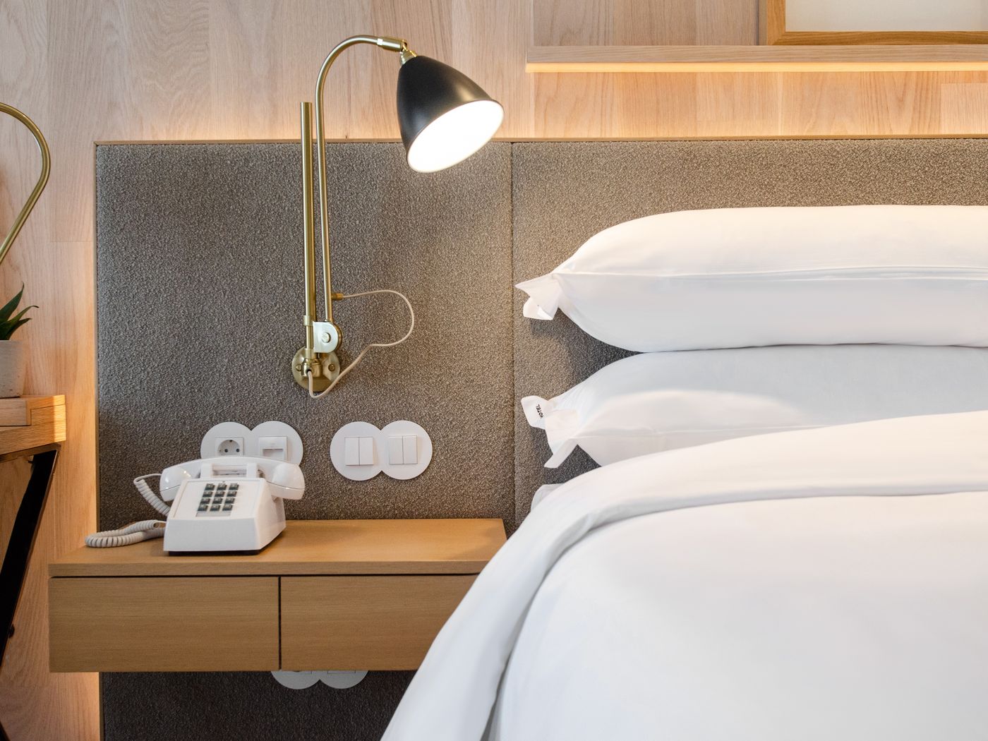 Browns-Avenue-Hotel-Room-41