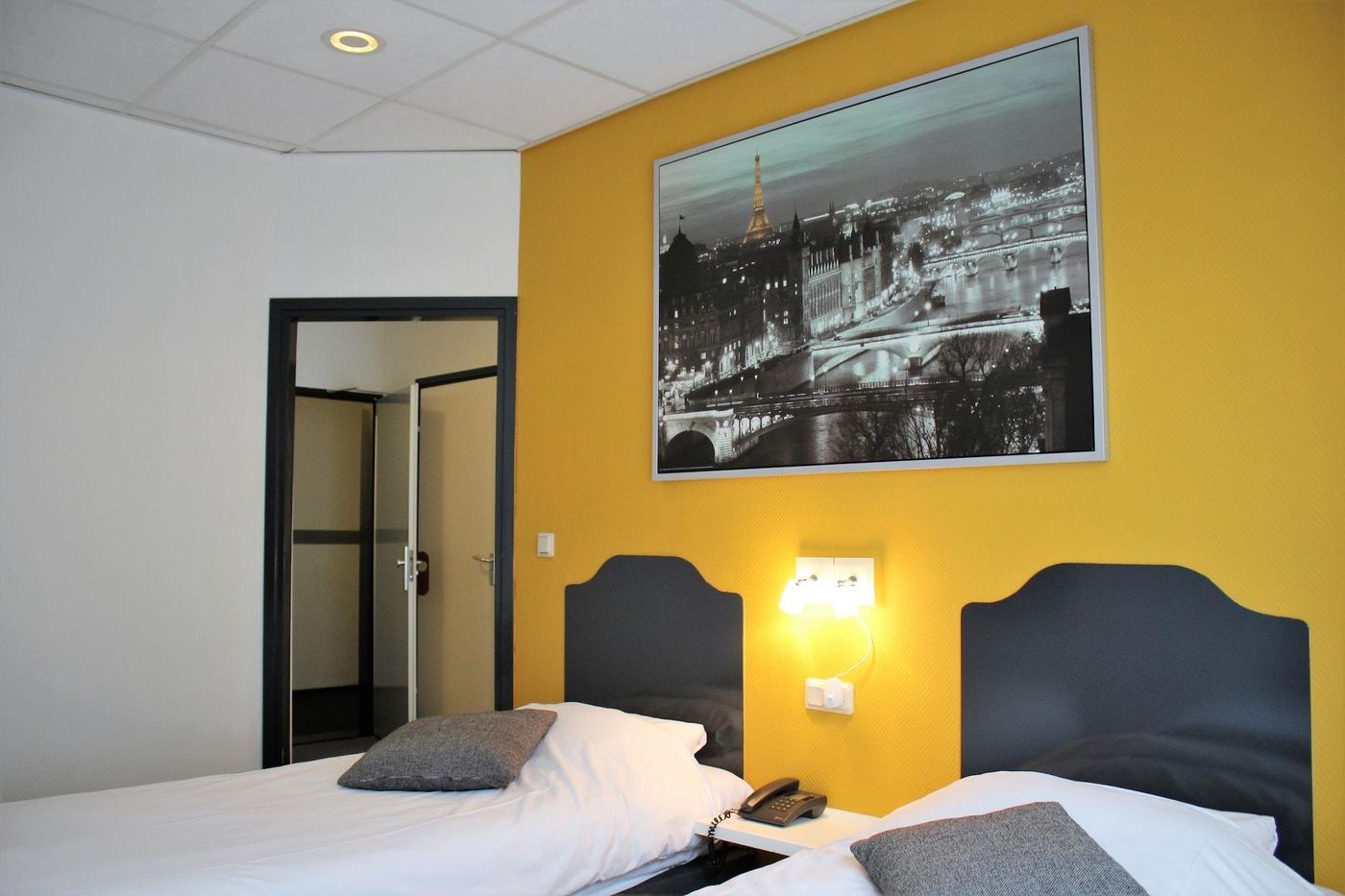 Hotel-De-Jonge-Heertjes-Room-3