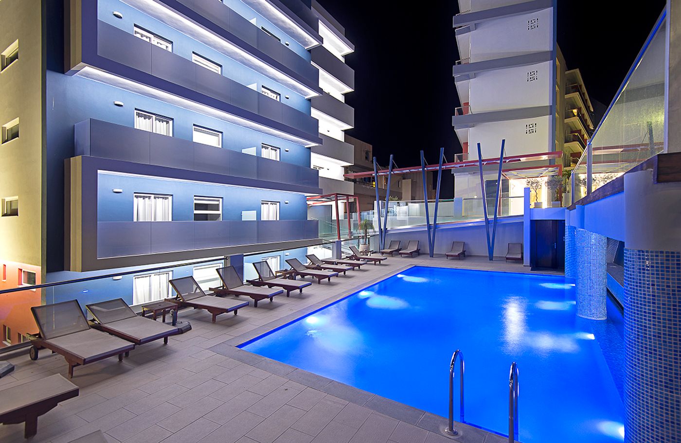 Semiramis-Pool-8