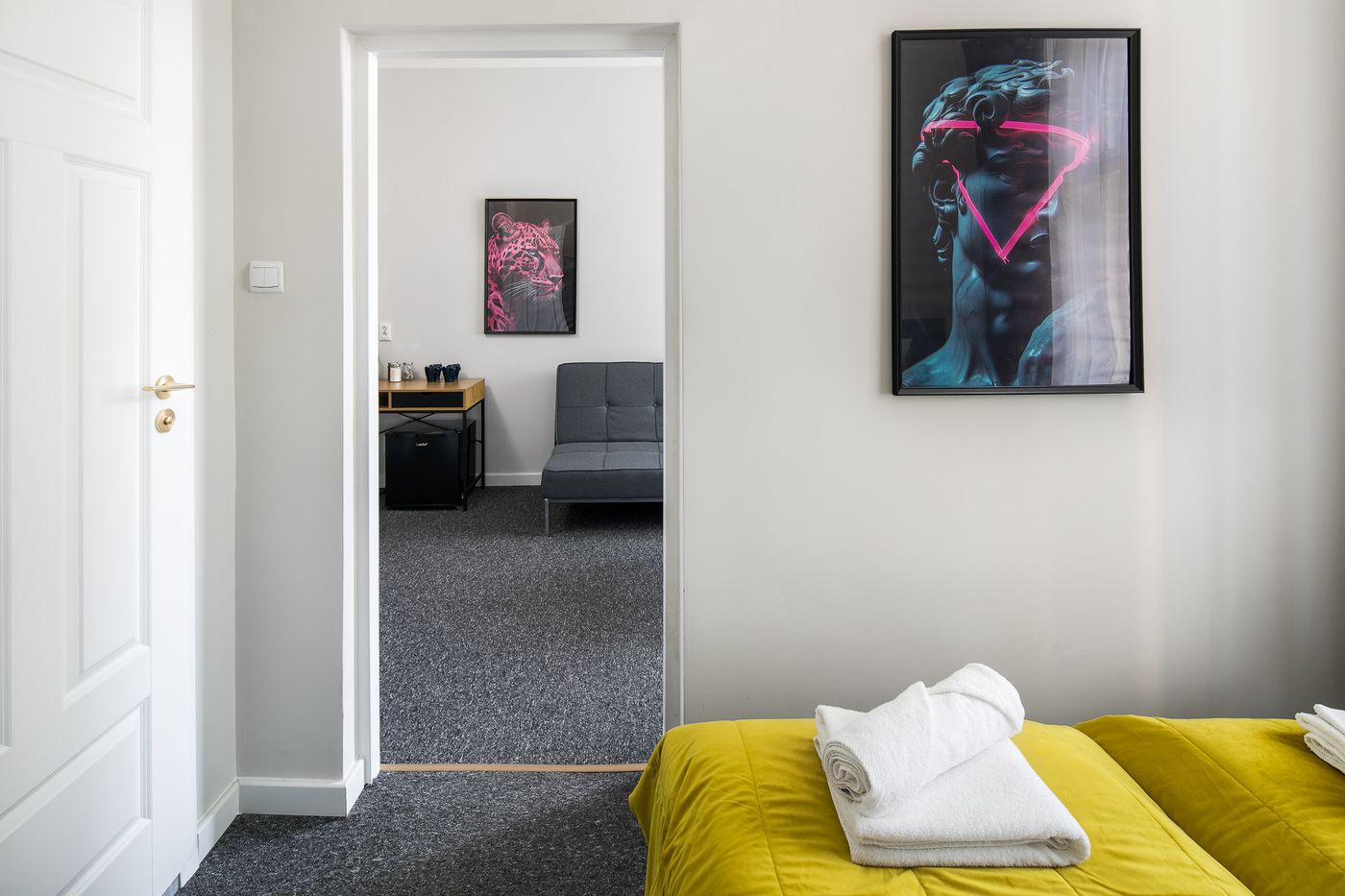 Green-Avenue-Apartments-Room-50