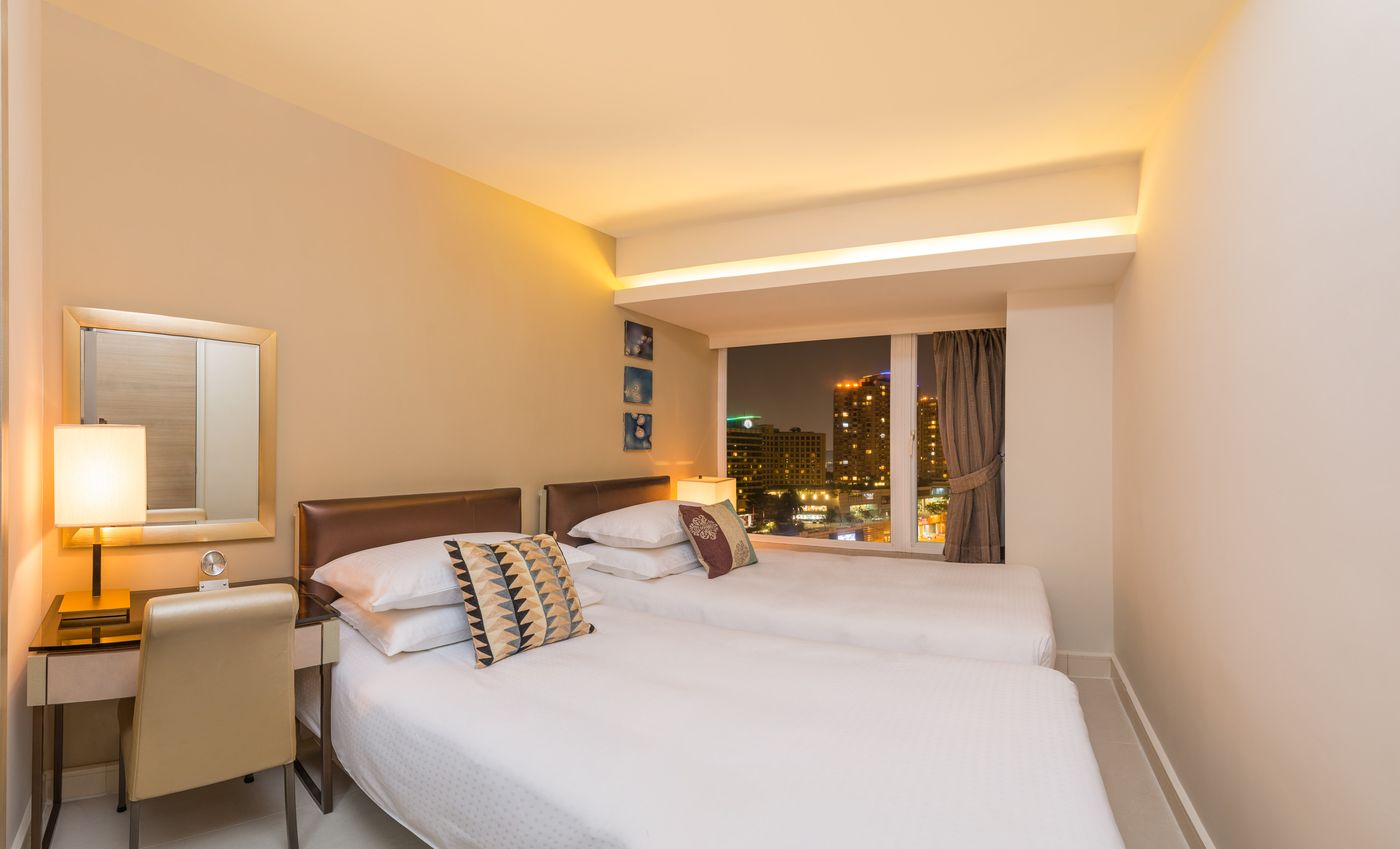 Kowloon-Harbourfront-Hotel-Room-13
