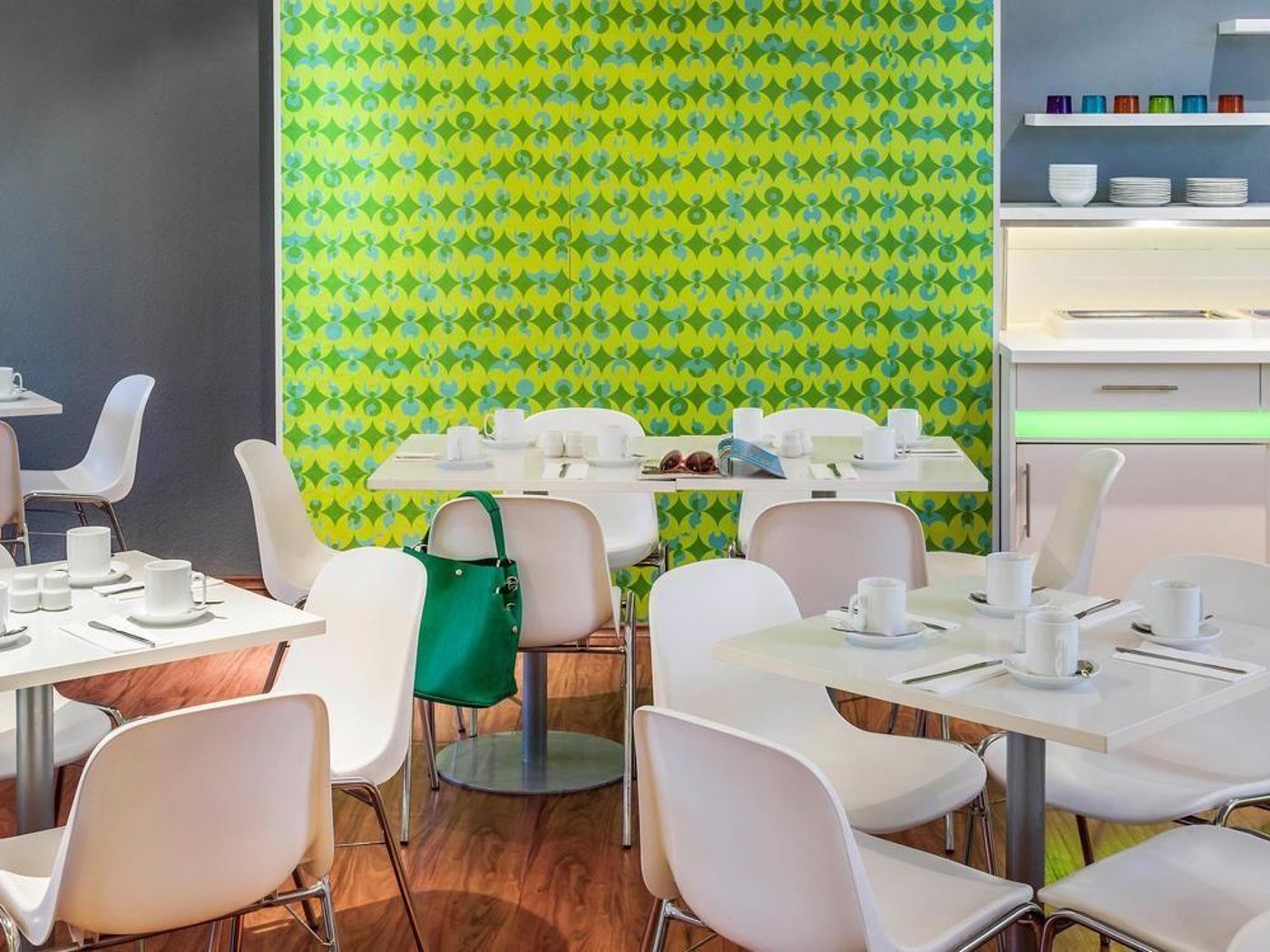 greet-Berlin-Alexanderplatz-Restaurant-35