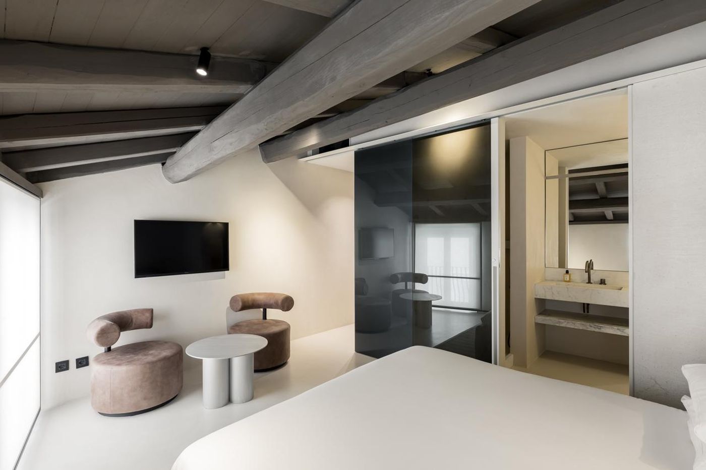 Scenario-Italy-Roma-Room-6