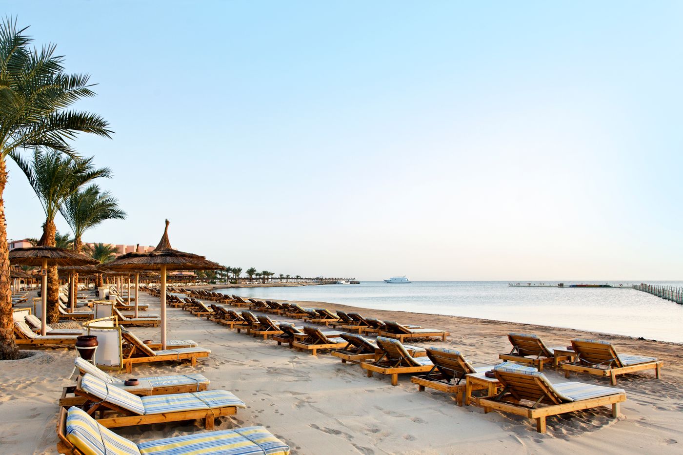 Albatros White Beach