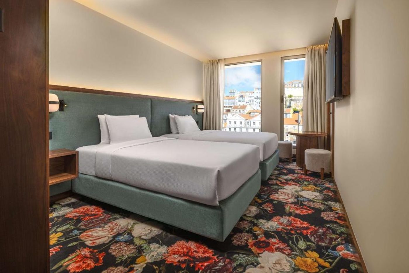 DUO-Hotel-Lisbon--Curio-Collection-By-Hilton-Room-22