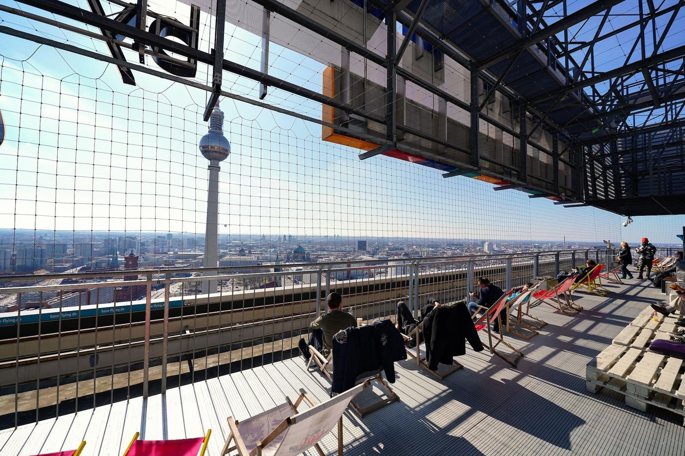 Park-Inn-by-Radisson-Berlin-Alexanderplatz-Bar-64