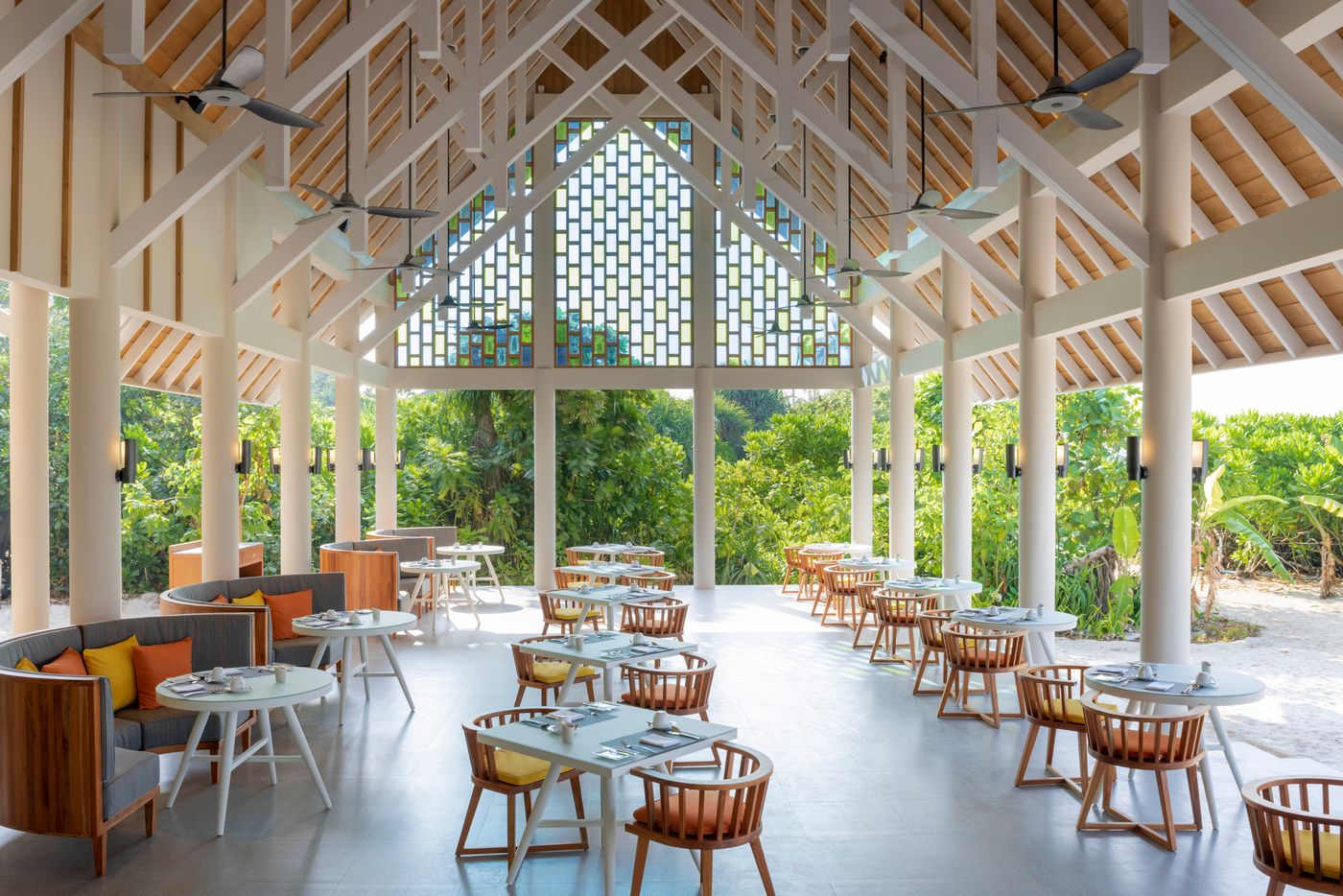 Emerald Faarufushi 04