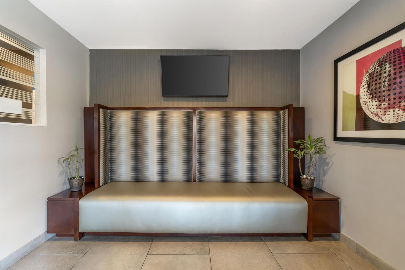 Best-Western-Plus-Pavilions-Lobby-33