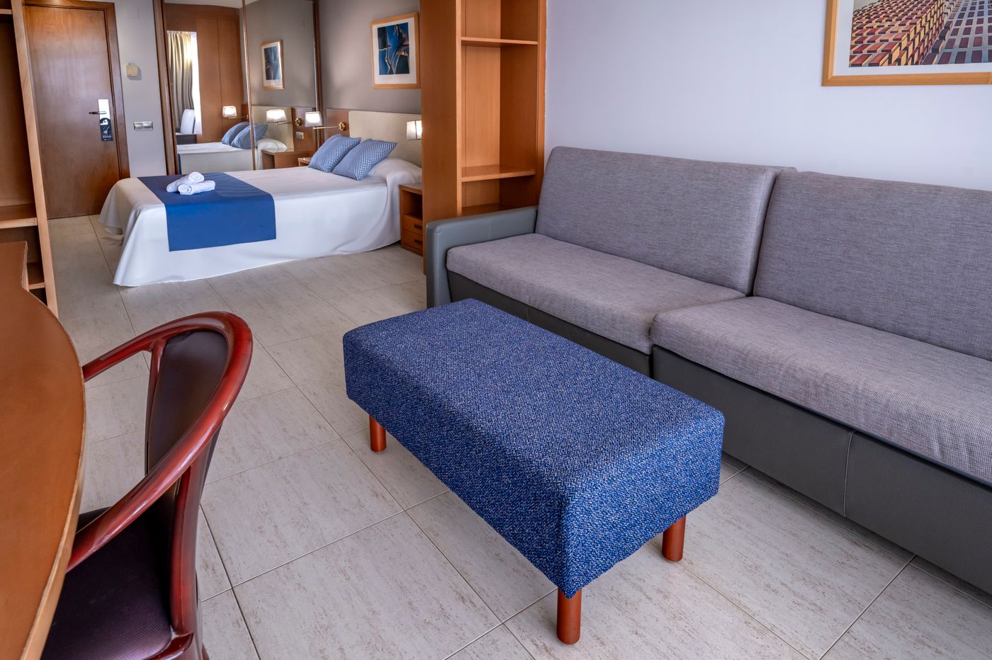 4R-Gran-Regina-Hotel-Room-40