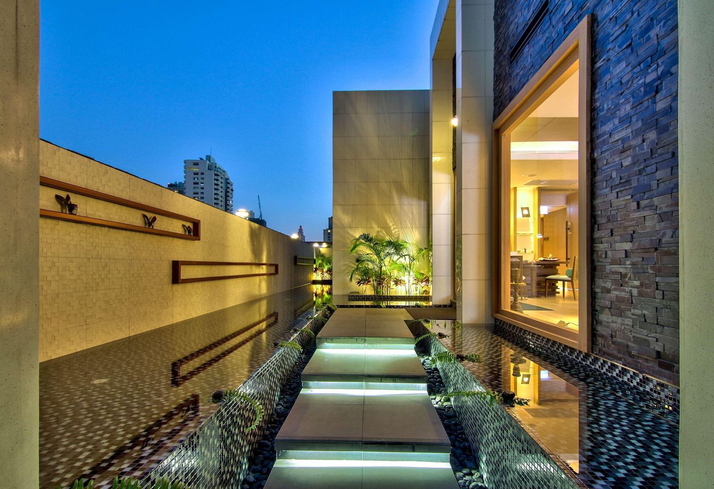 Radisson-Blu-Plaza-Bangkok-Sports-and-Entertainment-7