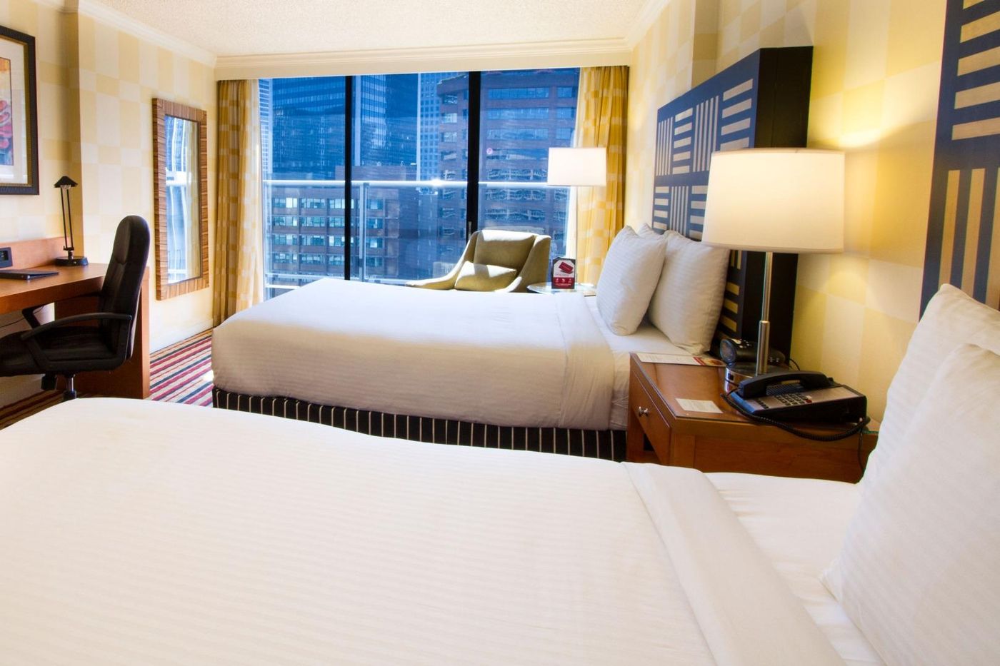Pinnacle-Hotel-Harbourfront-Room-21