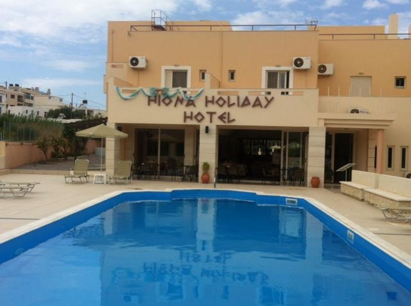 Hiona Holiday Hotel