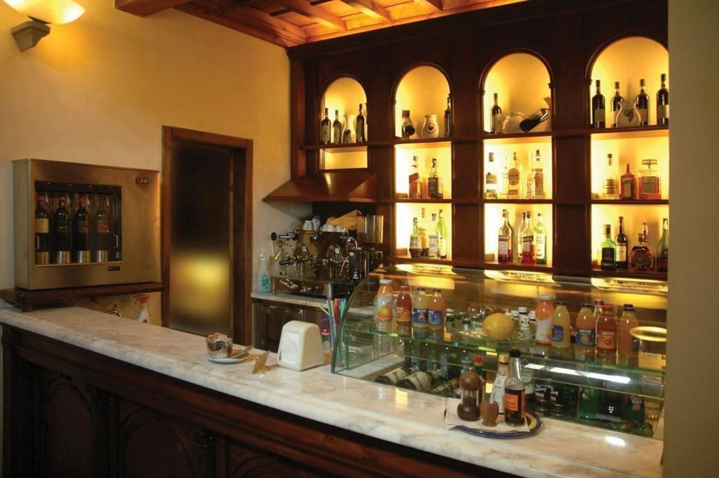 Palazzo-Squarcialupi-Bar-7