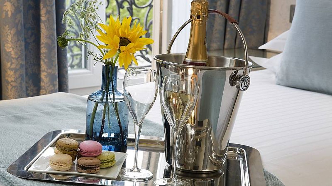 Hotel-Plaza-Elysees-Room-2