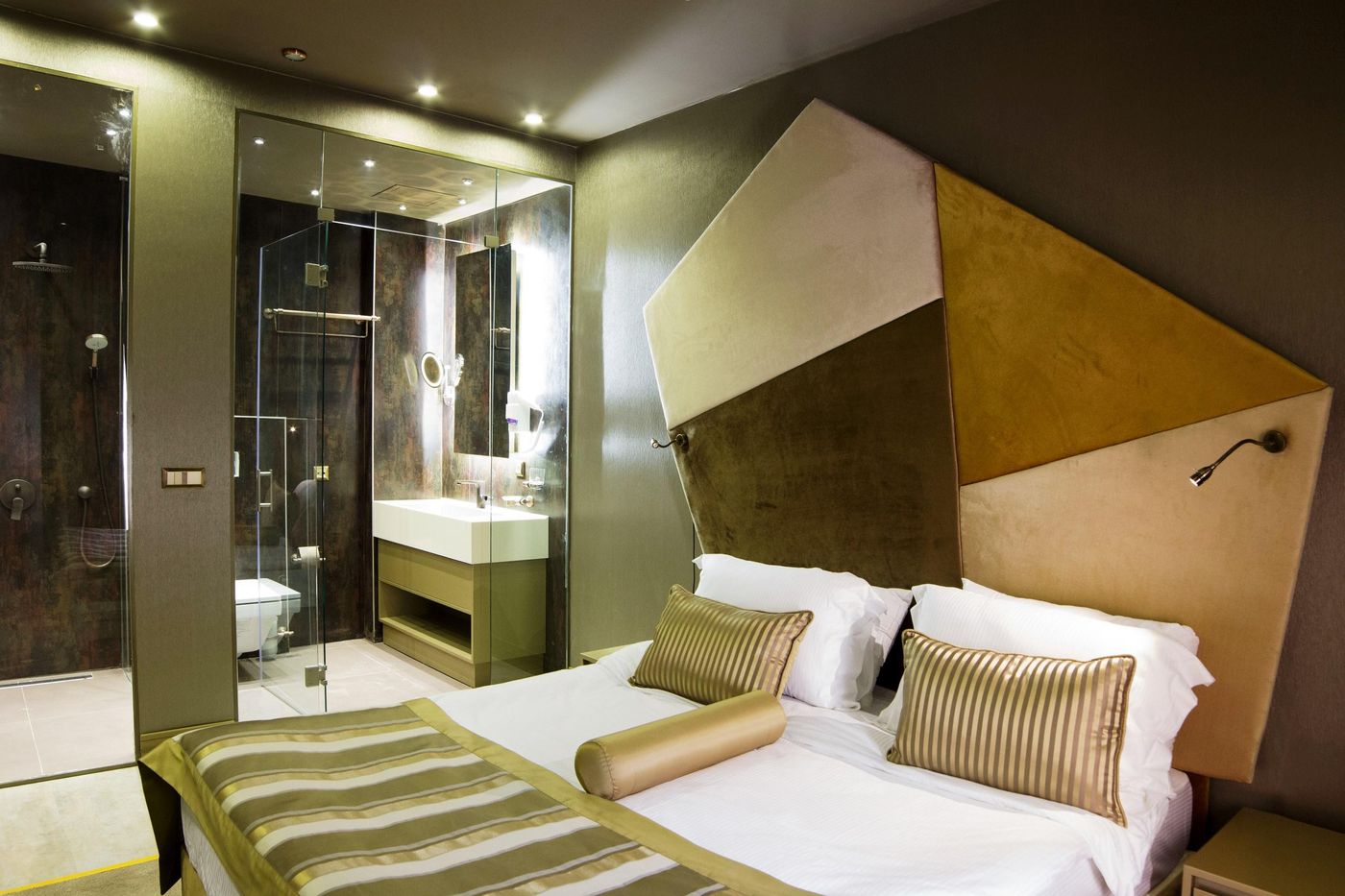 Rios-Edition-Hotel-Room-3