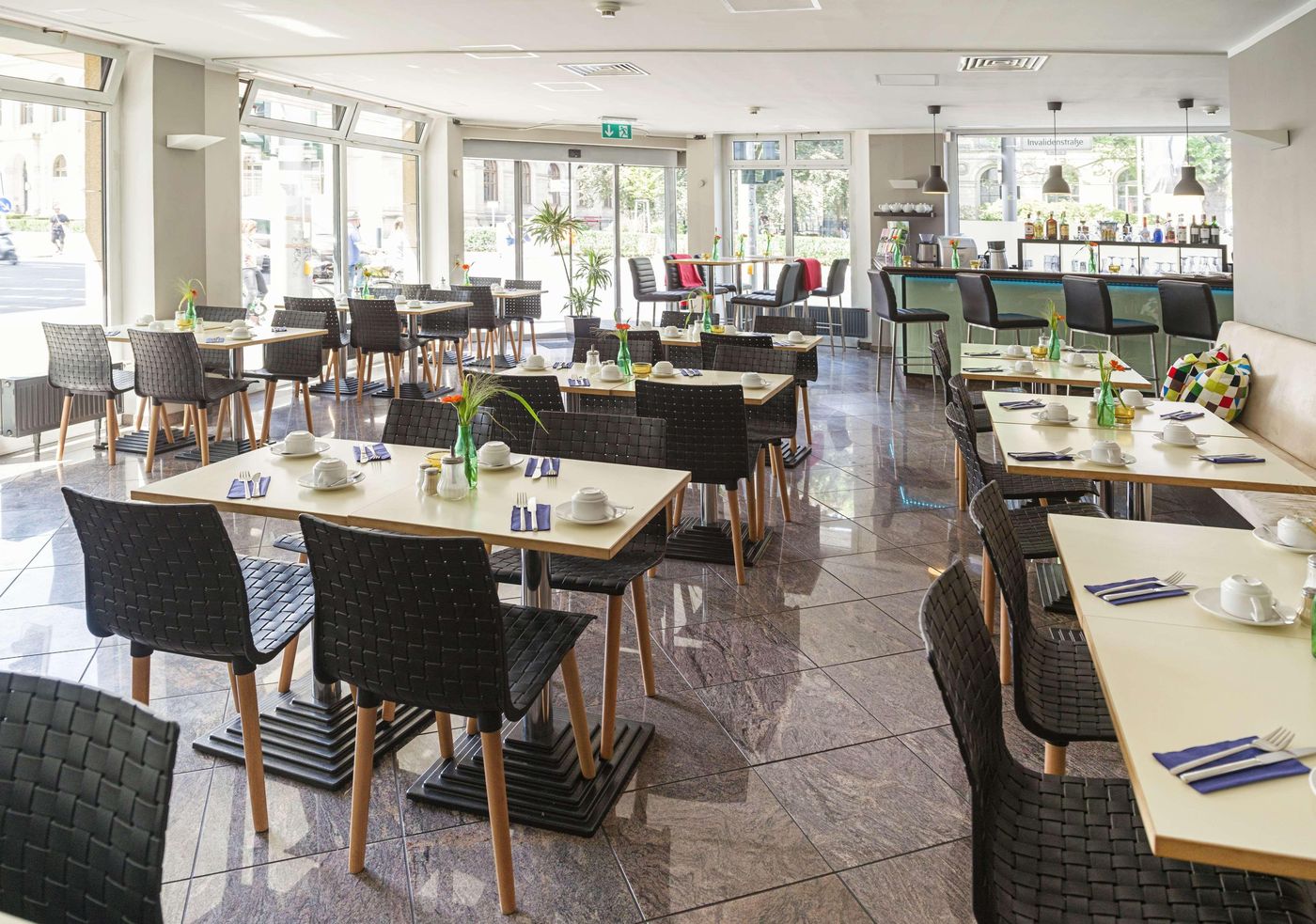 Berlin-Mitte-by-Campanile-Bar-55