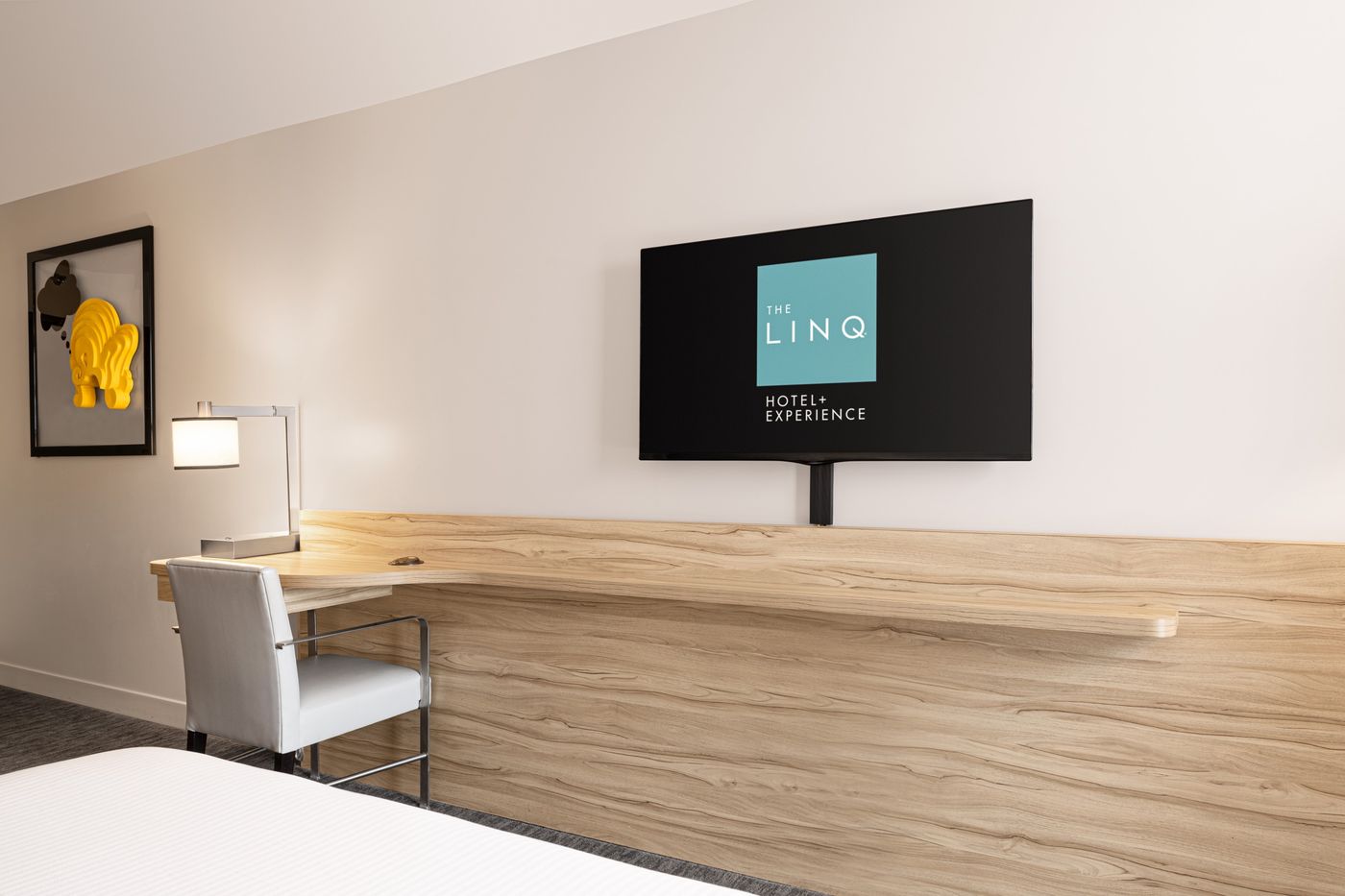 The-LINQ-Hotel-and-Casino---A-Caesars-Rewards-Destination-Room-9