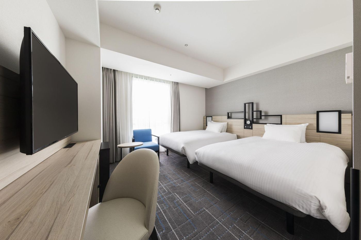 JR-EAST HOTEL METS GOTANDA-Japan-Tokyo-Room-8