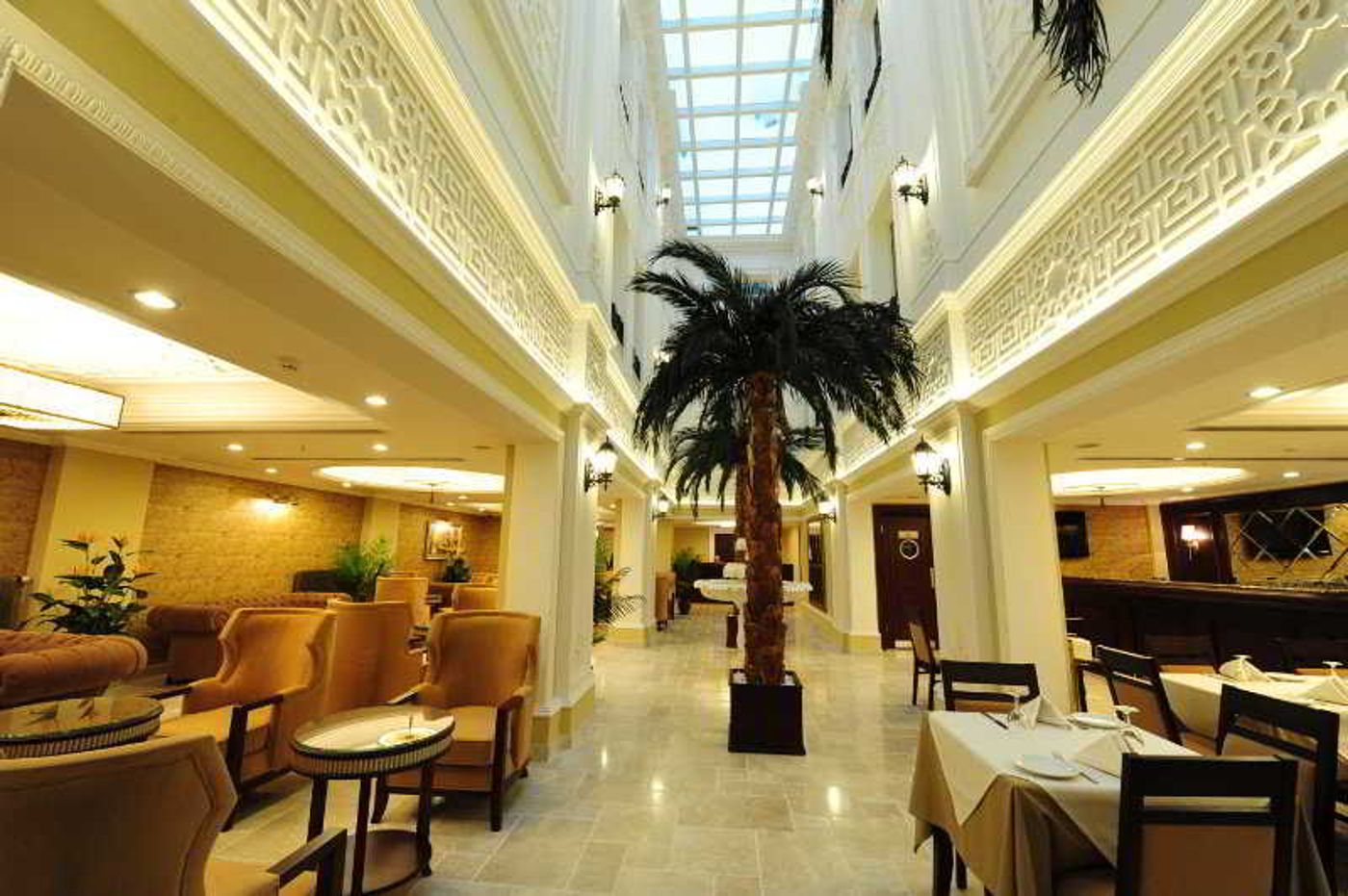 Emporium-Hotel-Istanbul-Lobby-4