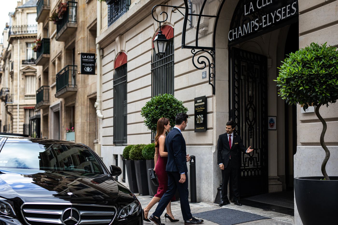 La-Clef-Champs-Elysees-by-The-Crest-Collection-General-view-11