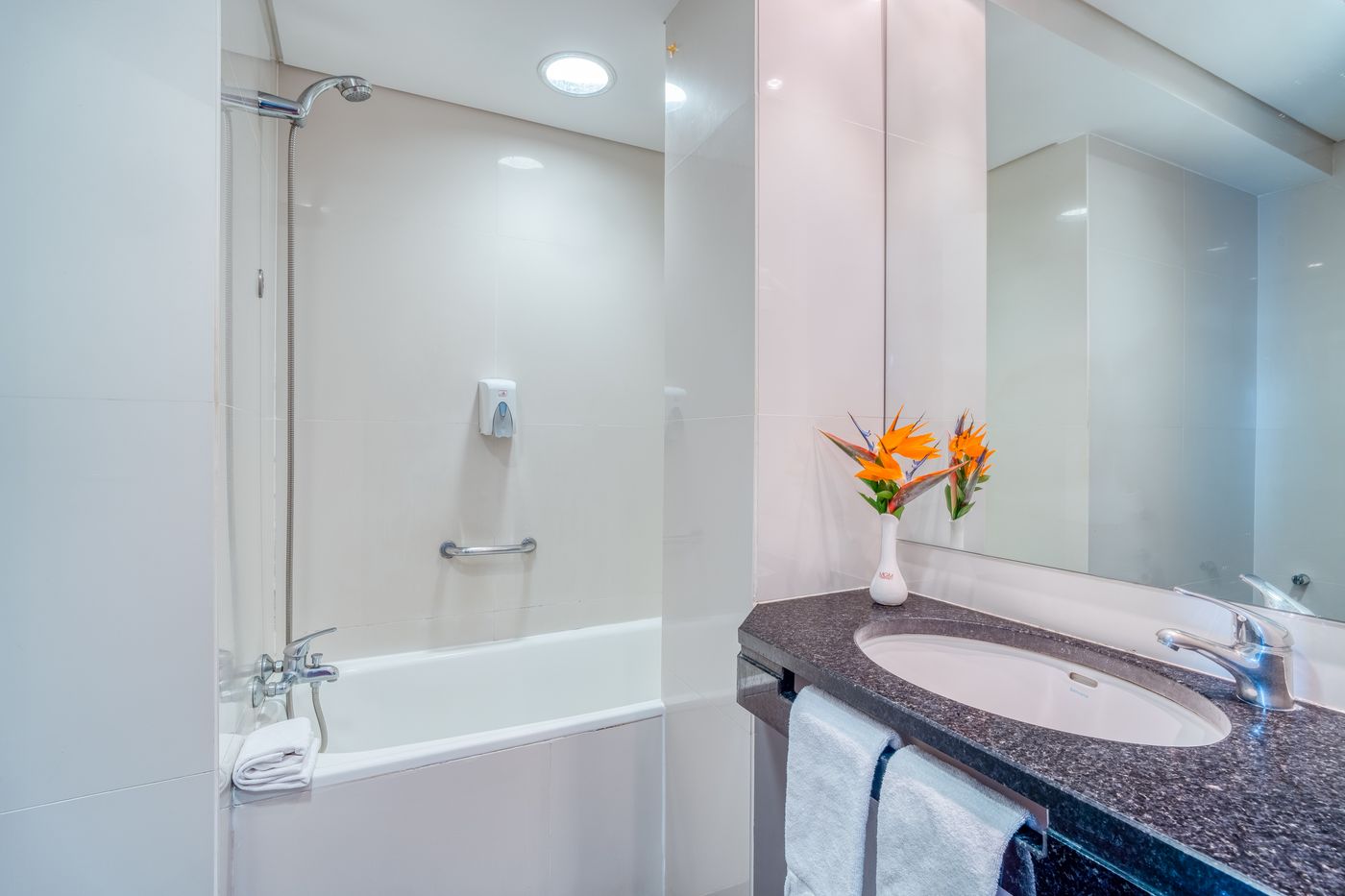 Muthu-Raga-Madeira-Hotel-Room-34