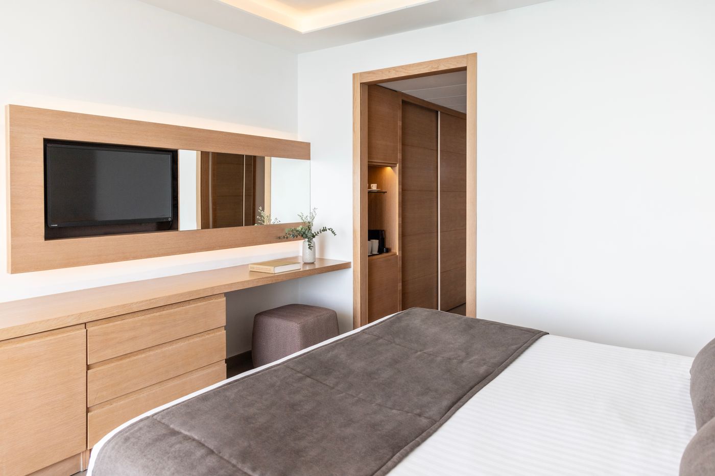 Royal-Apollonia-by-Louis-Hotels-Room-47