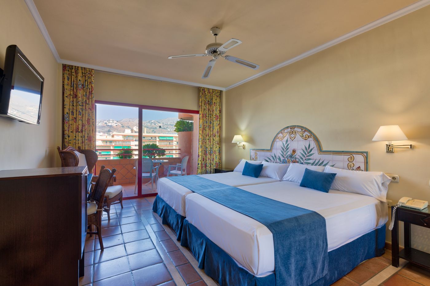 Ibersol-Almunecar-Beach-Spa-Room-11