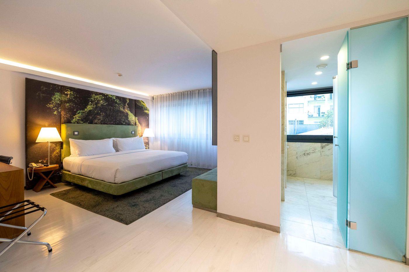 Doubletree-by-Hilton-Lisbon---Fontana-Park-Room-28