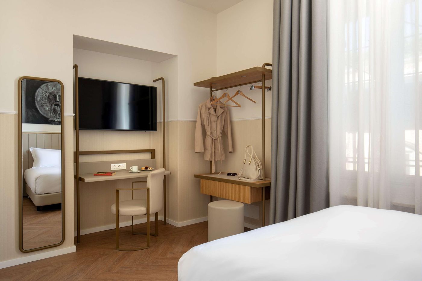 Cosmopolita-Hotel-Rome--Tapestry-Collection-by-Hil-Room-35