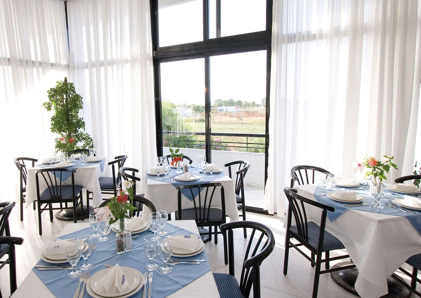 Nina-Beach-Restaurant-14