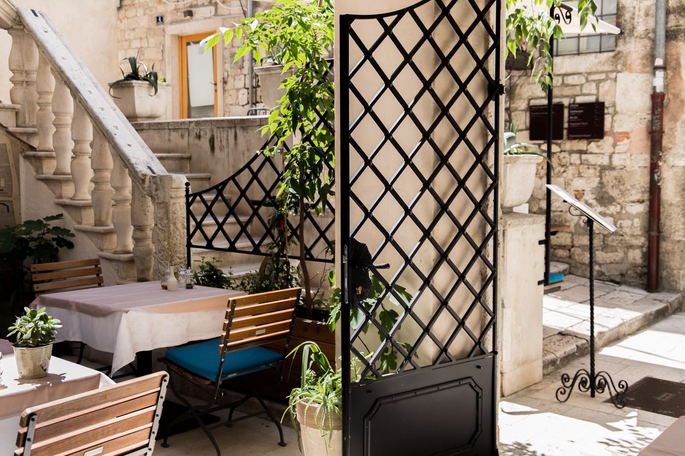 Slavija-Culture-Heritage-Hotel-Bar-5