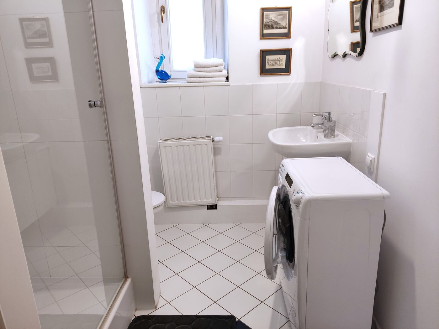 Crystal-Suites-Old-Town-Room-25