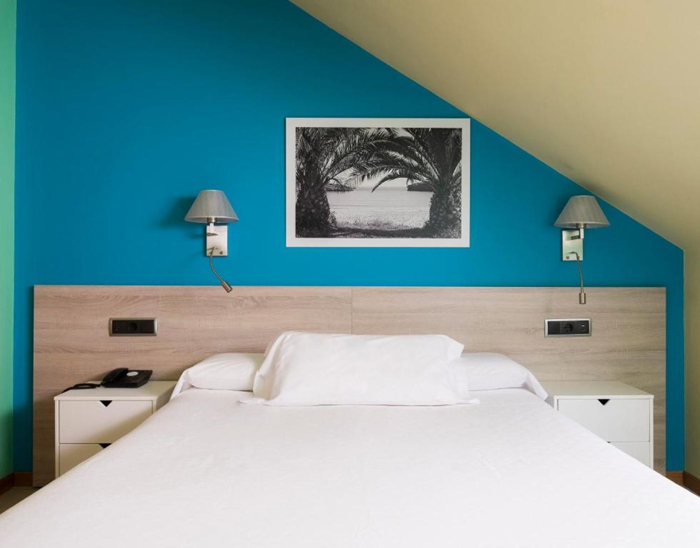 Miracielos-Spain-LLANES-Room-4