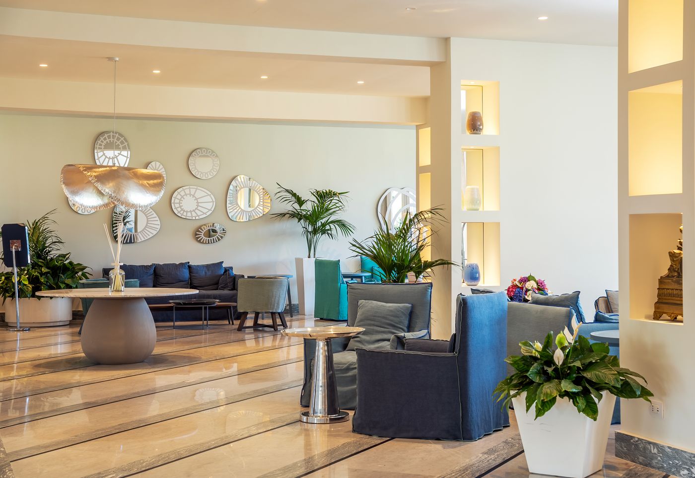 Grand-Hotel-Vesuvio-Lobby-35