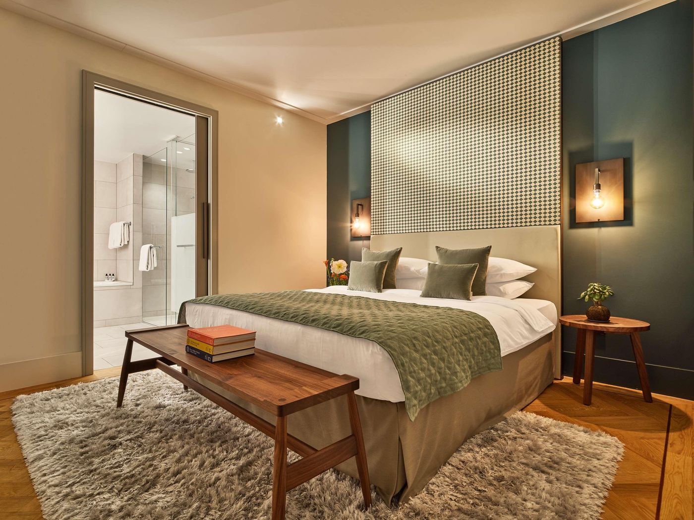 Hyatt-Regency-Amsterdam-Room-8