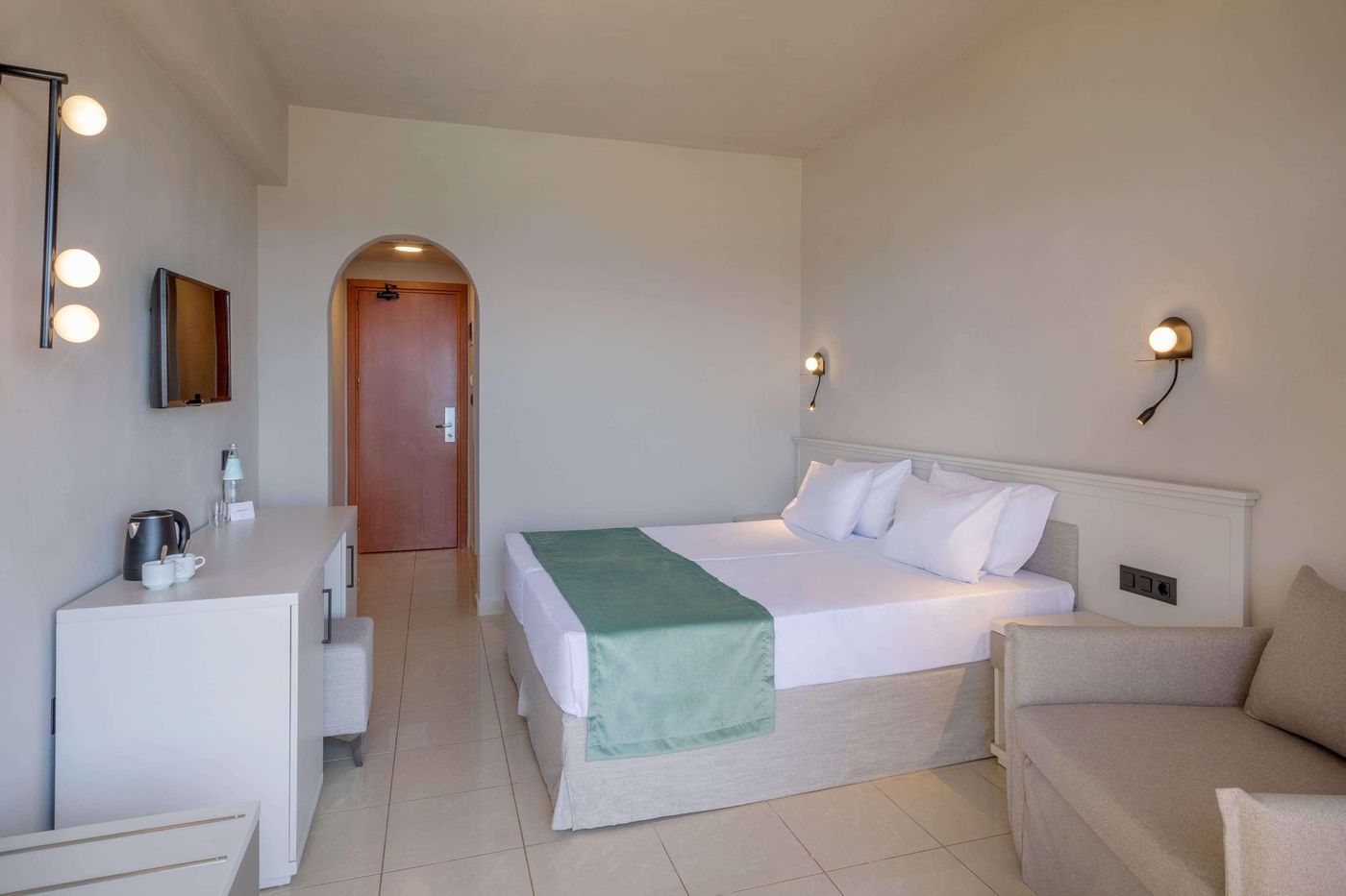 Smarline-Cosmopolitan-Room-47