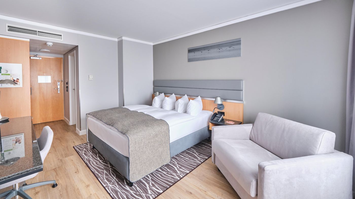 Holiday-Inn-Berlin-Airport-Conference-Center-Room-27