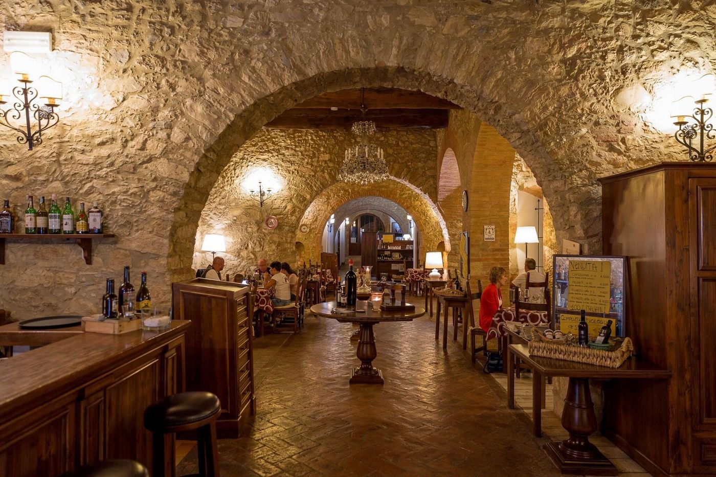 Borgo-Il-Poggiaccio-Lobby-19