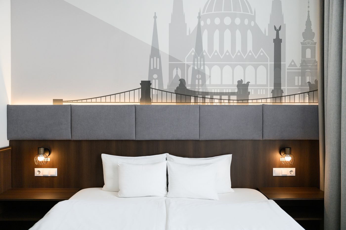 Hotel-12-Revay-Hotel-Room-19