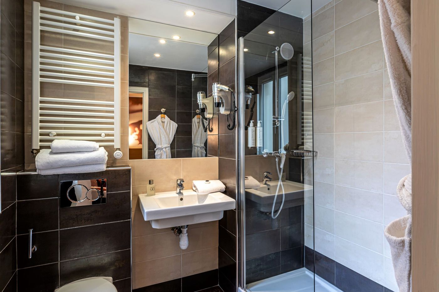 Hotel-Ariane-Montparnasse-by-Patrick-Hayat-Room-40