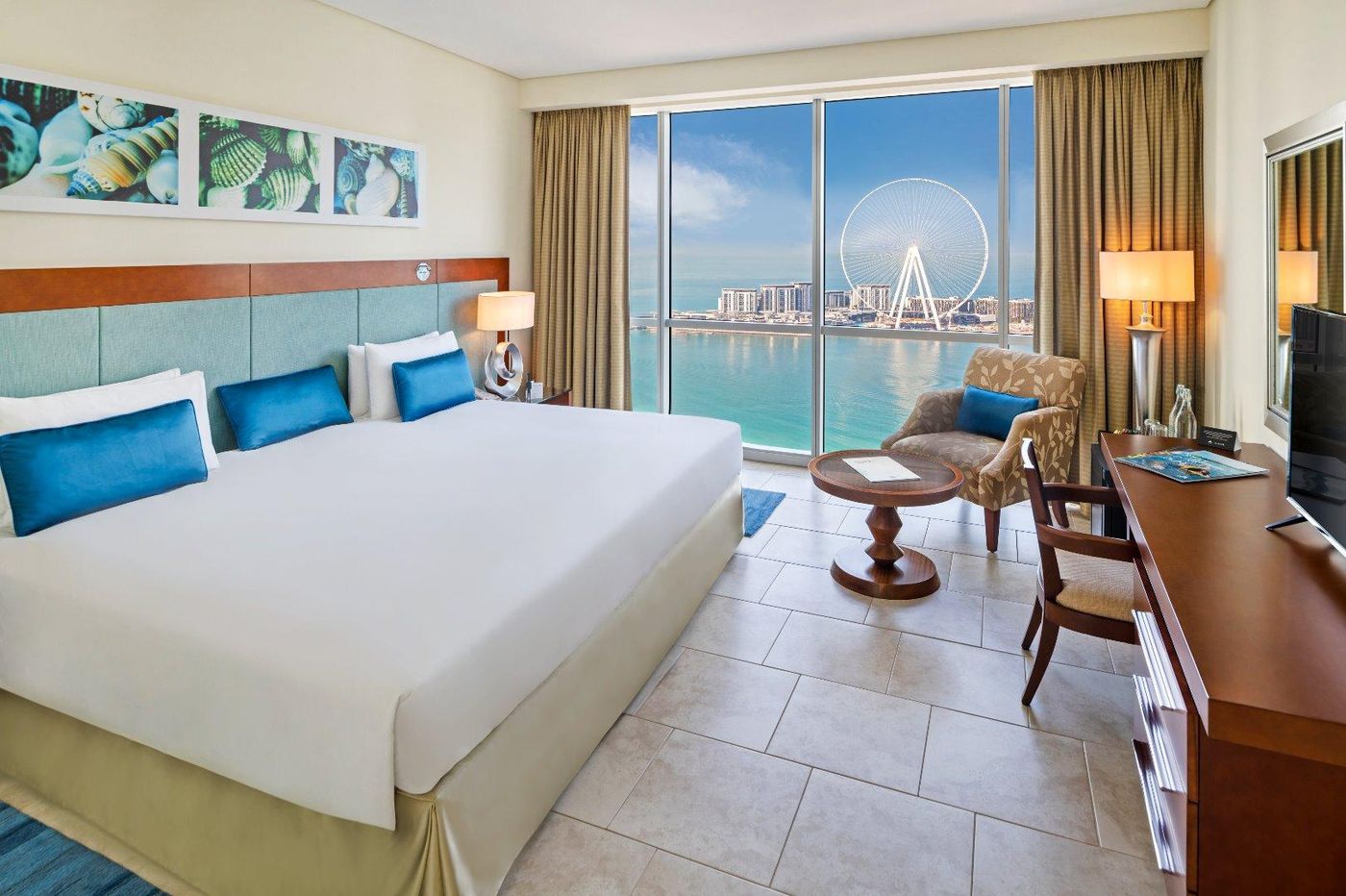 Oasis-Beach-Tower-Serviced-Room-9