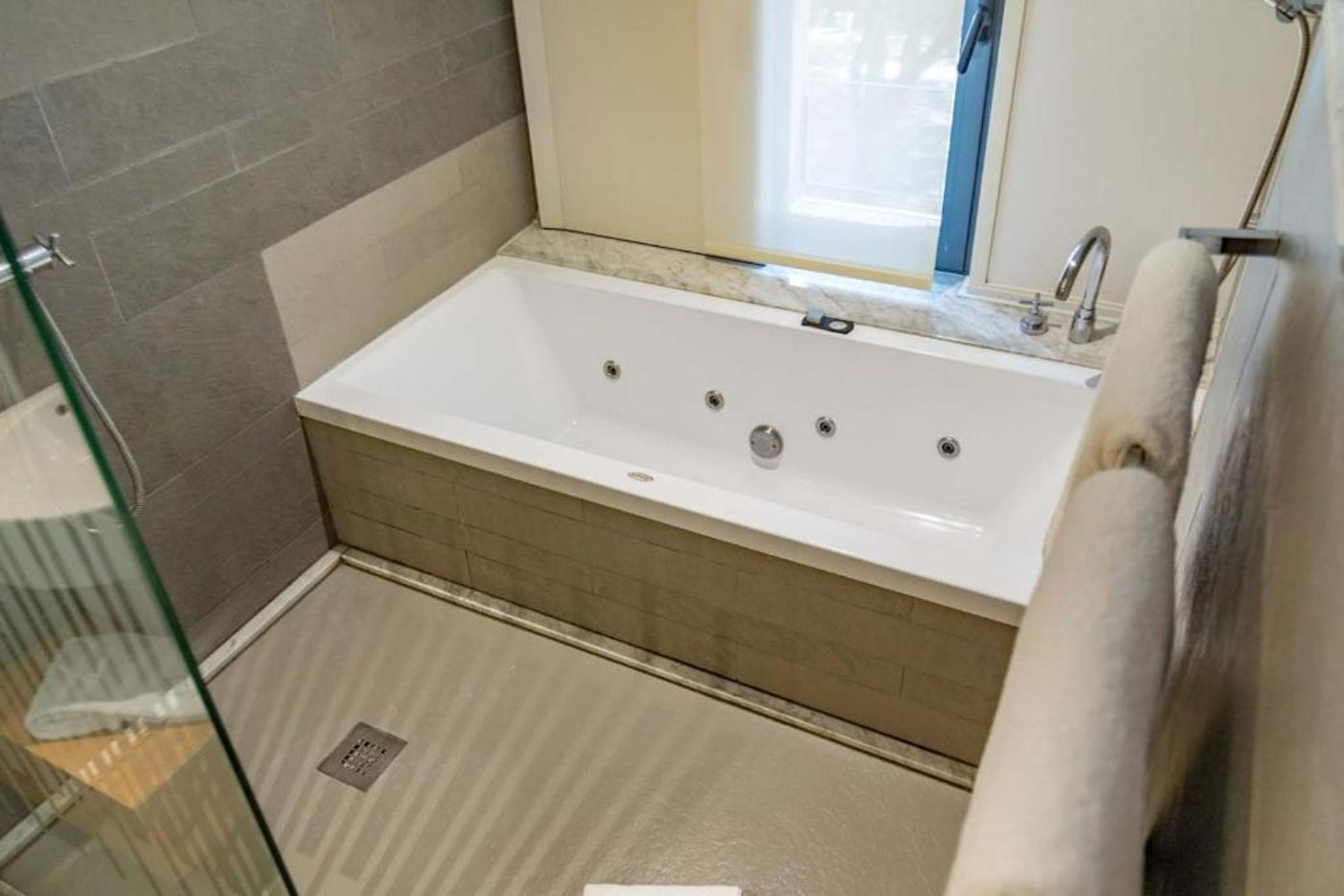 NM-suites-Hotel-Room-51