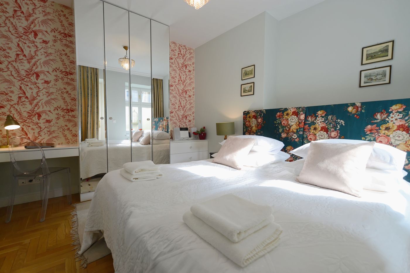 Crystal-Suites-chez-Helena-Room-13