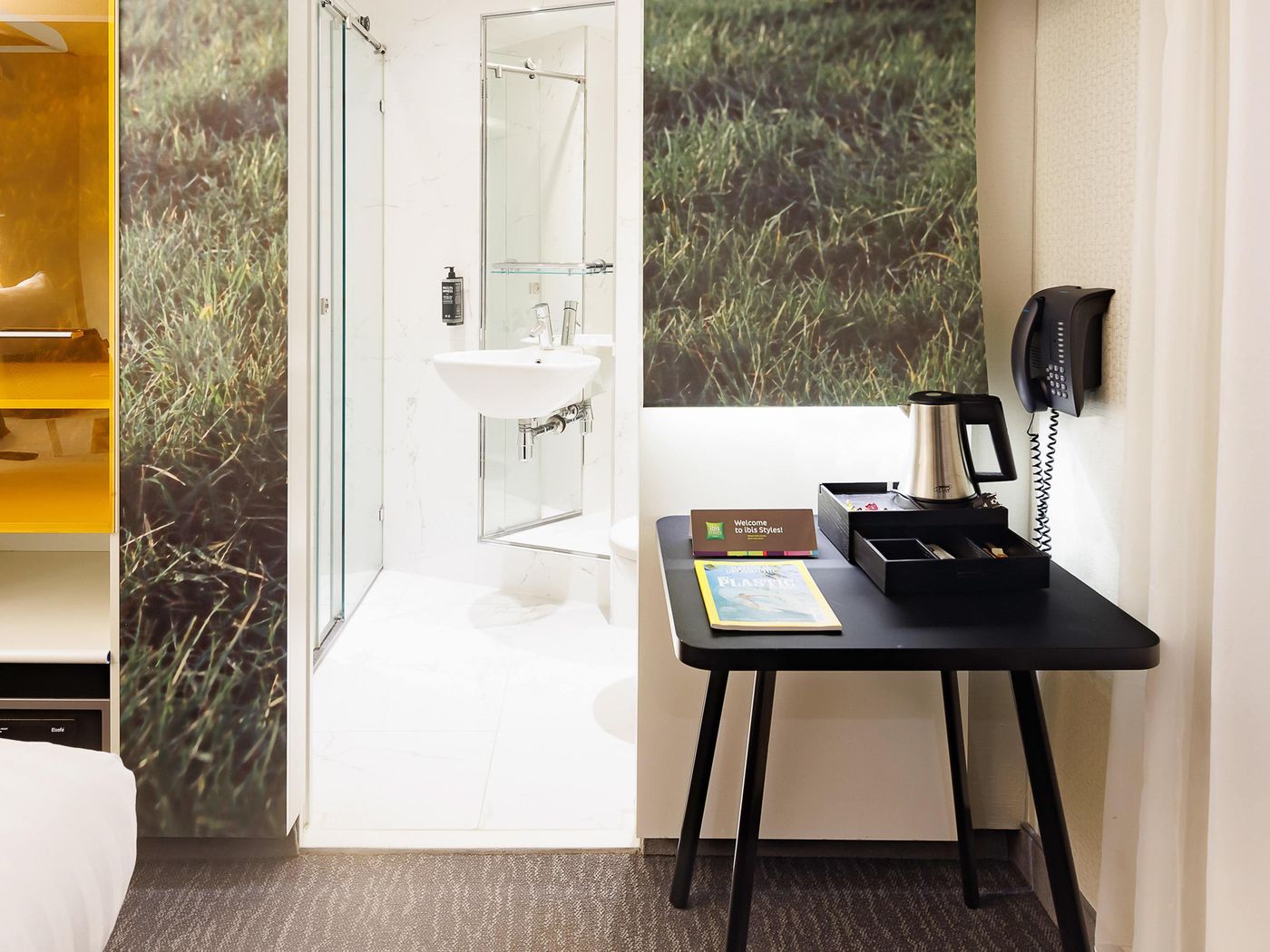 ibis-Styles-Amsterdam-Central-Station-Room-10