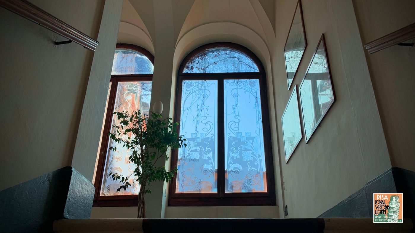 Royal-Victoria-Hotel-Lobby-8